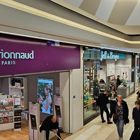 Diamond - 2o Min To Paris Guest house Creteil